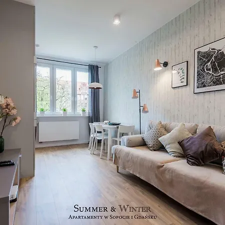 Summerwinter - Luxury Old Town Apartment, 2 Bedrooms & Sofa * グダニスク