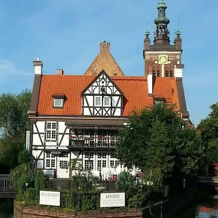 Summerwinter - Luxury Old Town Apartment, 2 Bedrooms & Sofa